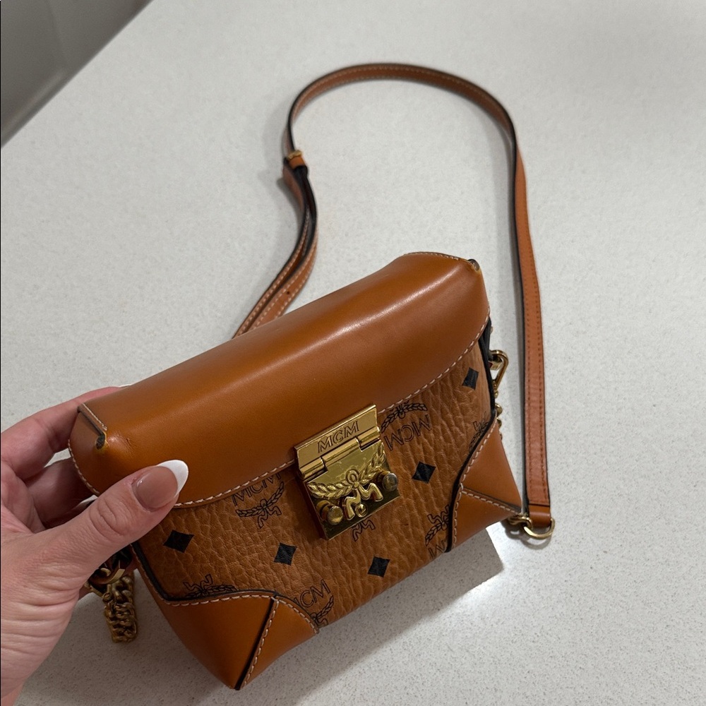 RARE FIND! Authentic MCM Brown and Gold Crossbody/Belt Bag - Picture 3 of 12